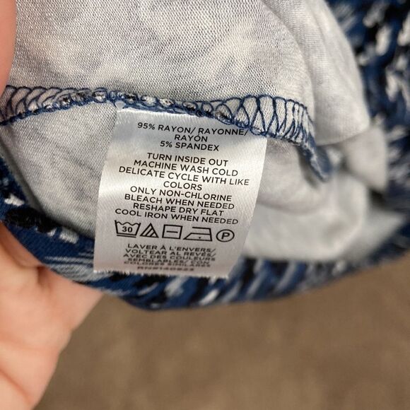 Loft Blue Patterned Women's Flowy Dress size Medium - Picture 5 of 7